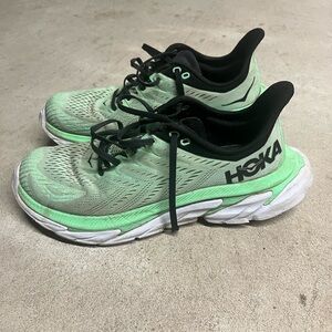 Hoka Clifton Edge 9